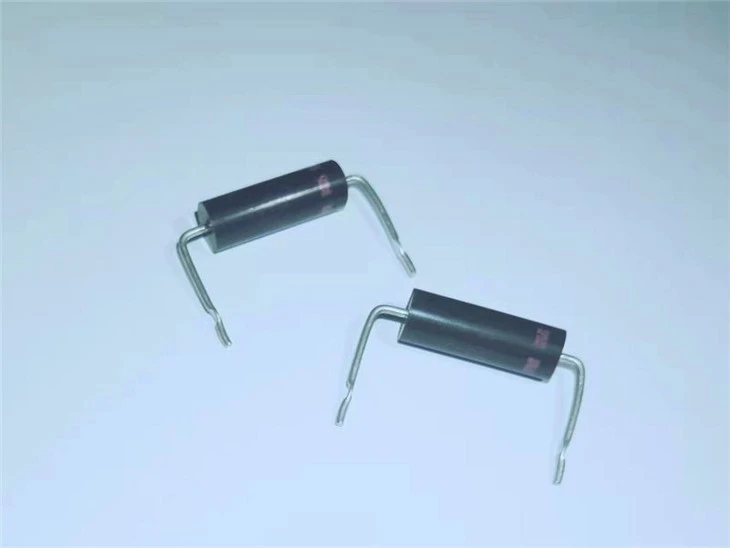 2(001)